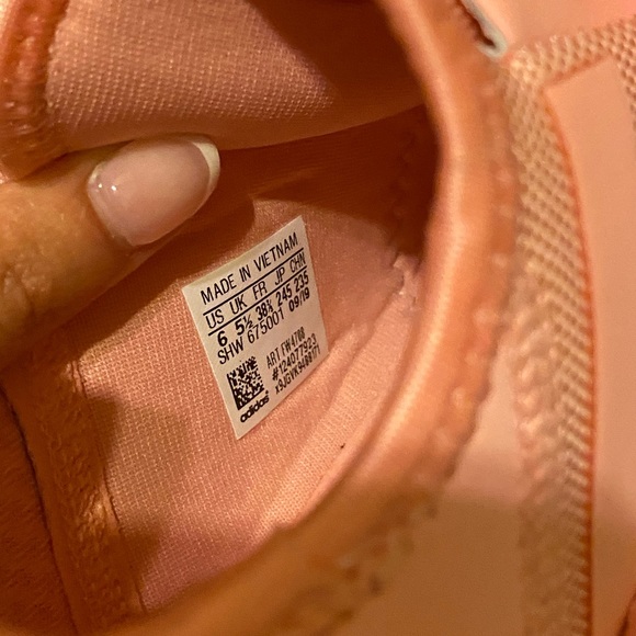Pink Adidas Boost - Picture 2 of 5